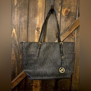 Black Michael Kors shoulder bag
